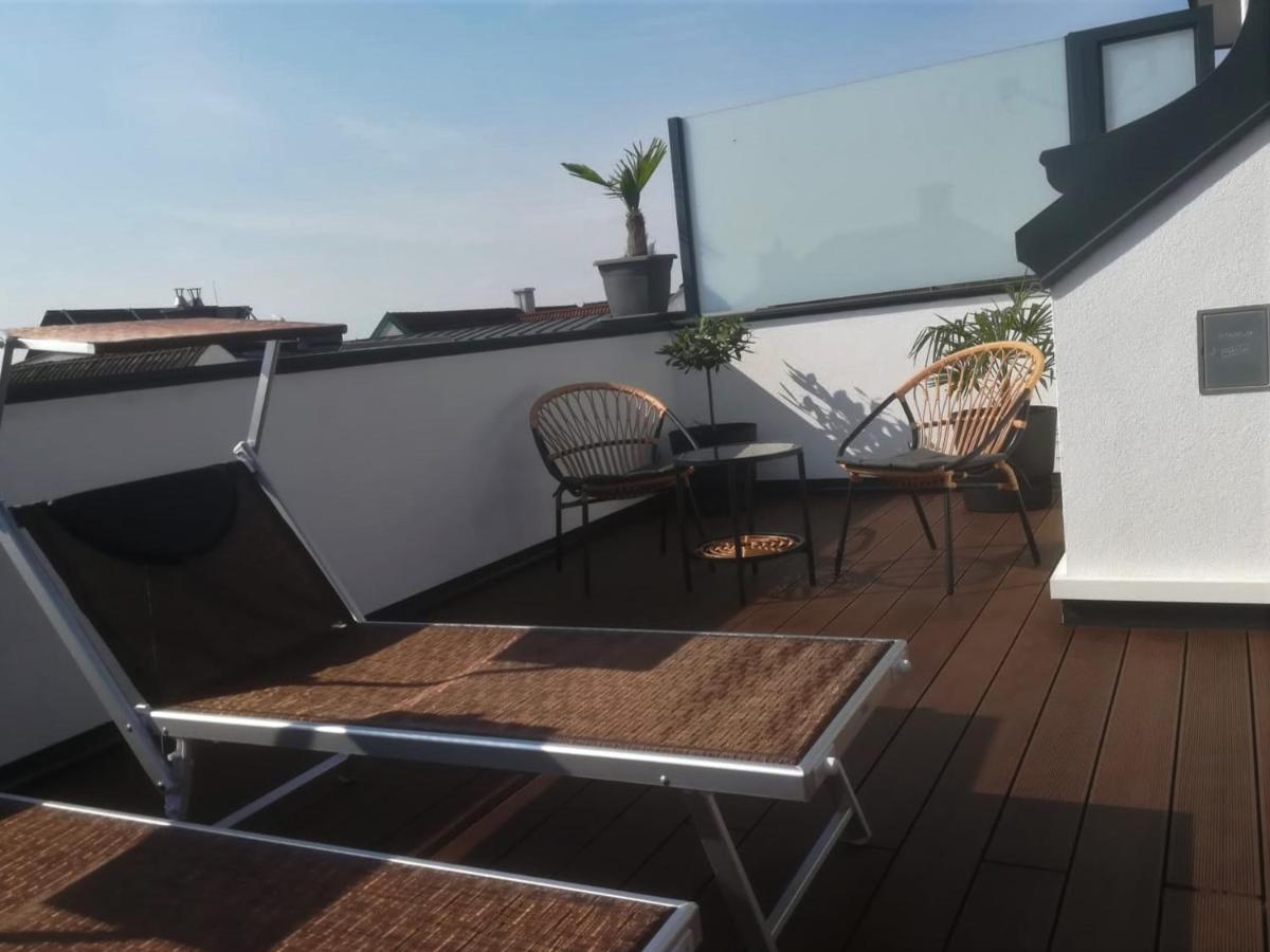 Penthouse Griemann 2 Fuer Max 4 Personen Mit Eigener Grosser Dachterrasse Zum Relaxen! Illmitz Exterior photo
