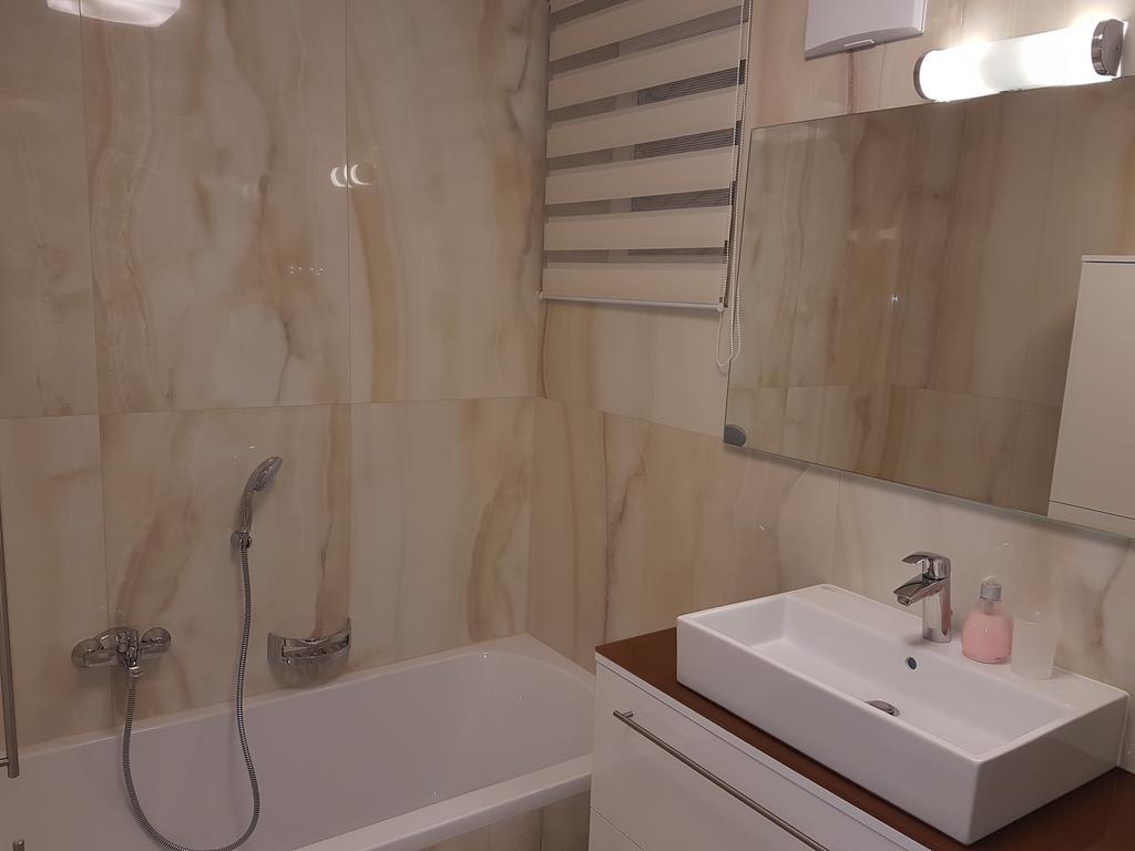 Penthouse Griemann 2 Fuer Max 4 Personen Mit Eigener Grosser Dachterrasse Zum Relaxen! Illmitz Exterior photo