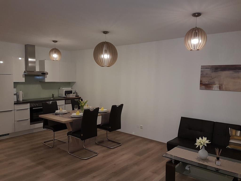 Penthouse Griemann 2 Fuer Max 4 Personen Mit Eigener Grosser Dachterrasse Zum Relaxen! Illmitz Exterior photo