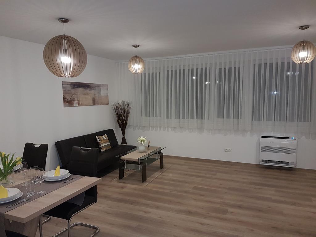 Penthouse Griemann 2 Fuer Max 4 Personen Mit Eigener Grosser Dachterrasse Zum Relaxen! Illmitz Exterior photo